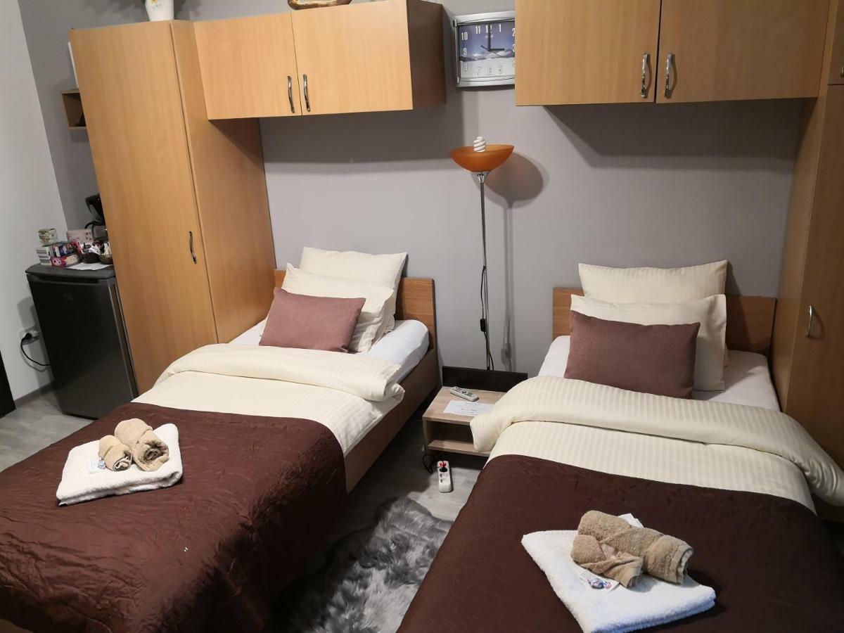 Central Studio Hunedoara Exteriér fotografie